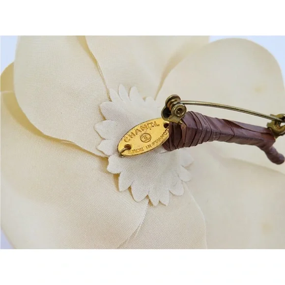 CHANEL Cream Floral Brooch with box